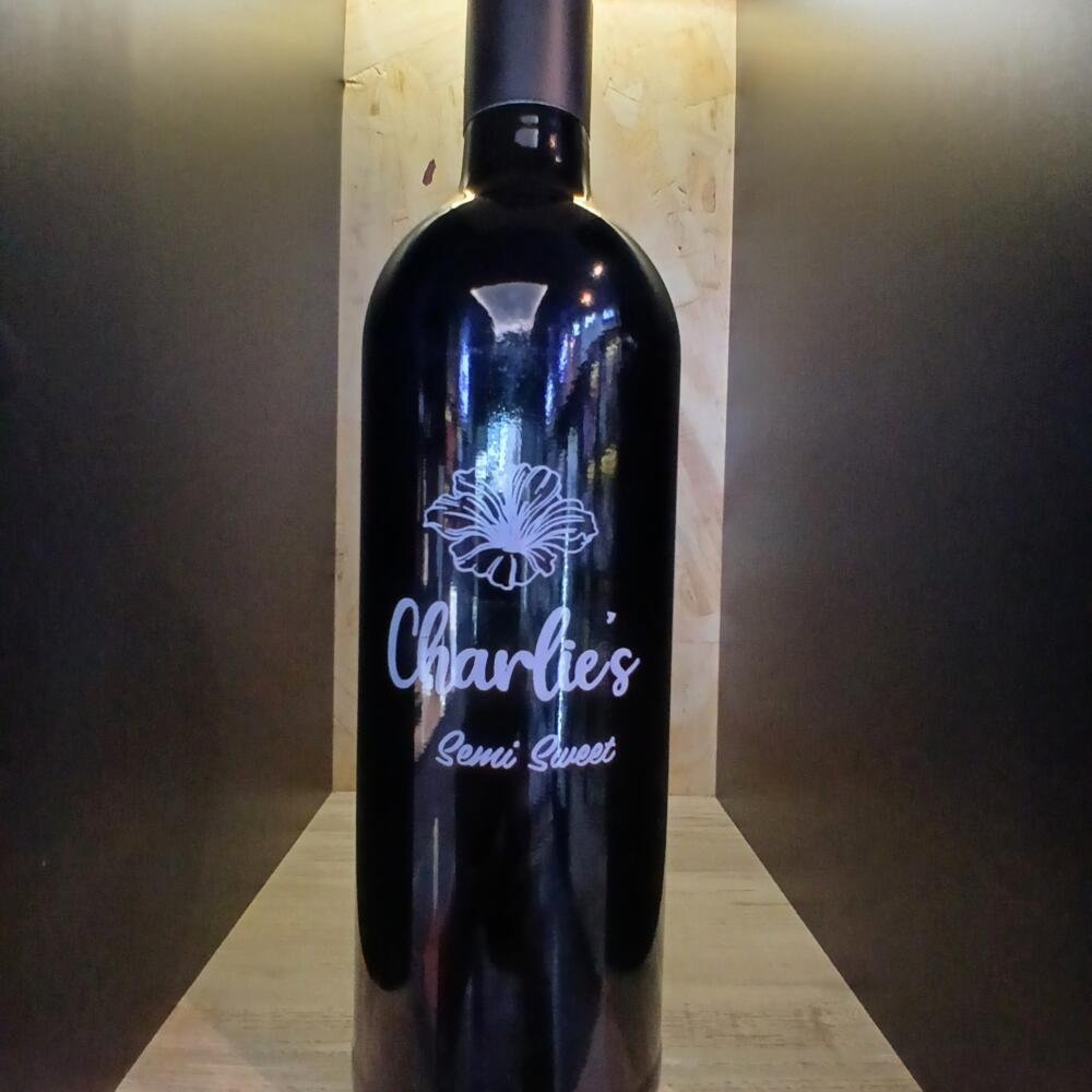 Charlie's semi sweet 750ml